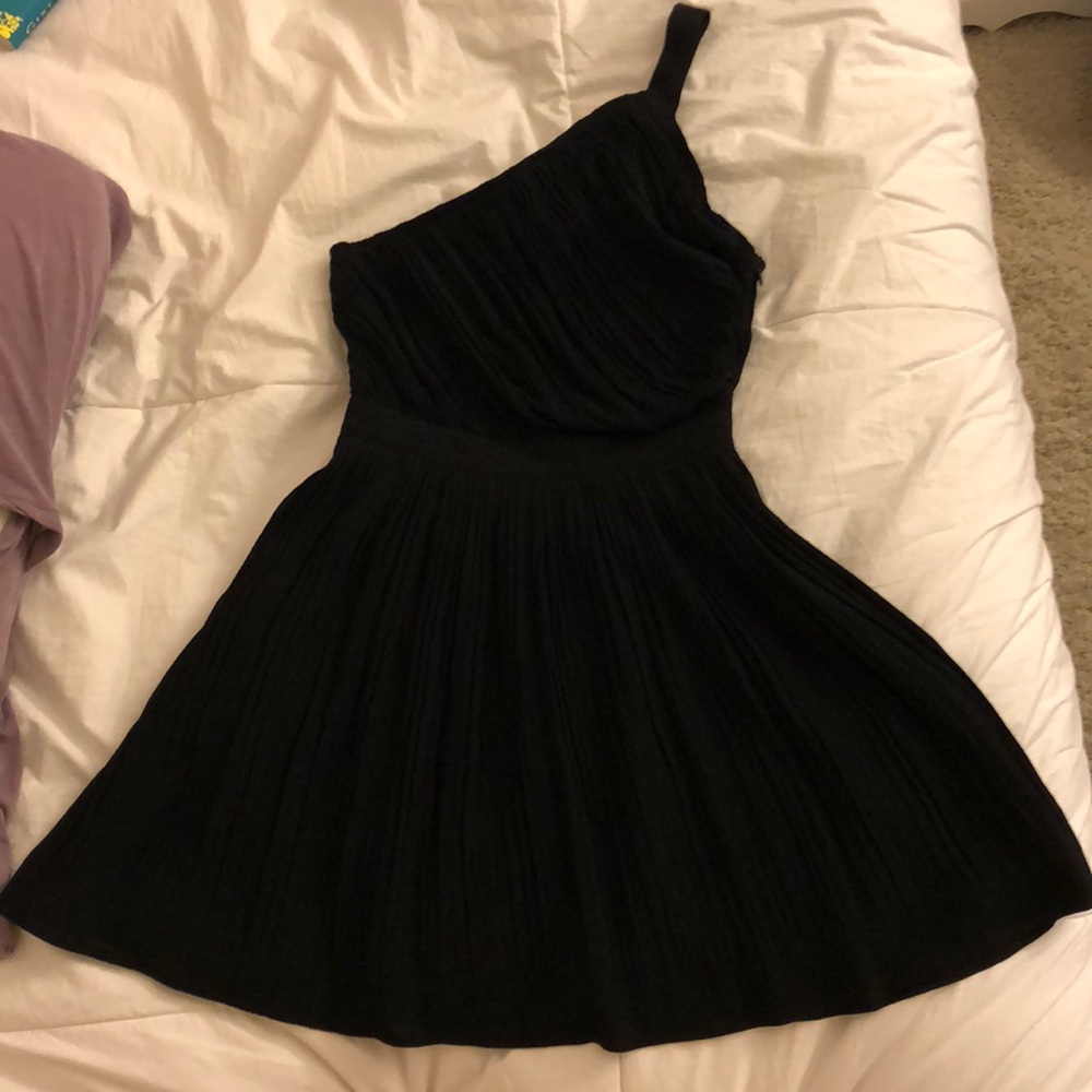Perfect mini black dress!